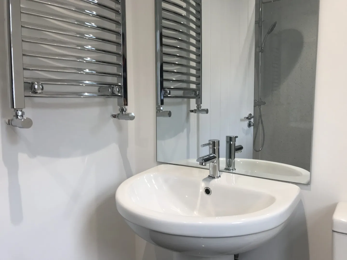 Spacious 2 Bed House // AUG 2026 - Image 3
